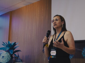 Debora-Munhoz-300x224 Academy
